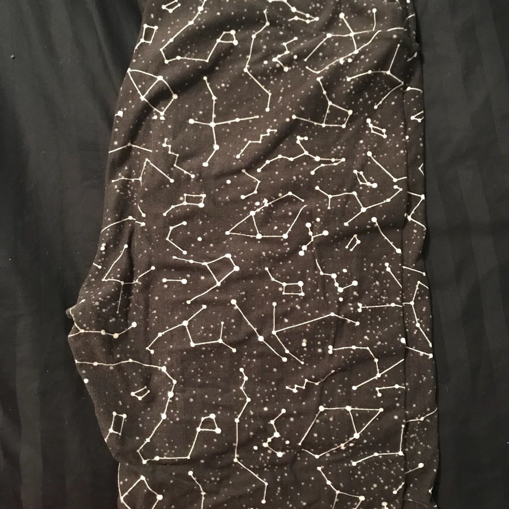 Lularoe TC constellation leggings